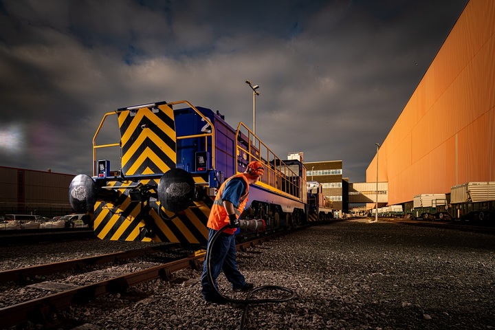 Clayton's CBD 80t locomotive at Sellafield, capable of being operated fully by electric, with diesel engines as back-up