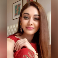Shefali Jariwala's demise: Arti Singh reaches hospital with husband Dipak