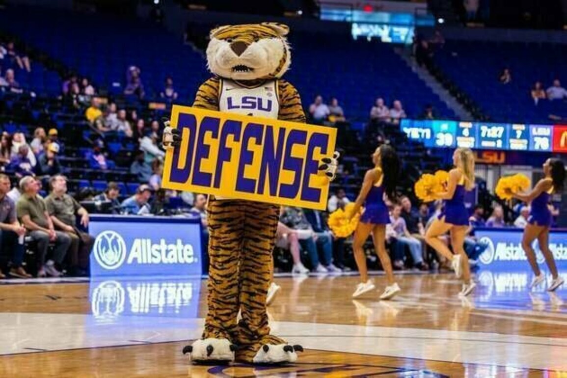 Mike Nwoko enjoying breakout start as LSU pivots to Omaha