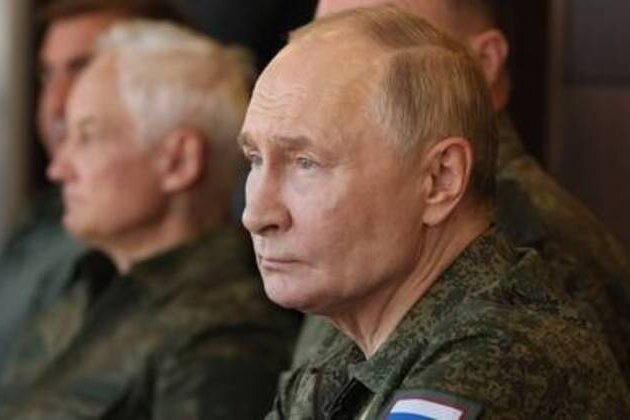 Ukraine led by 'criminal gang on golden potties' - Putin
