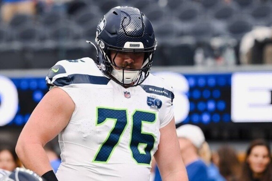 Seahawks Get 'Really Fortunate' News On Grey Zabel's Knee Injury