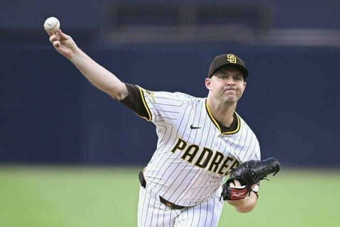 Reports: RHPs Michael King, Robert Suarez opt out of Padres' deals
