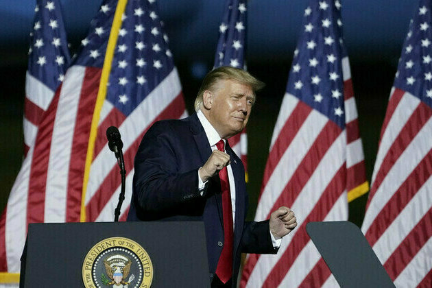 Trump dances to YMCA to celebrate 100 days in office 