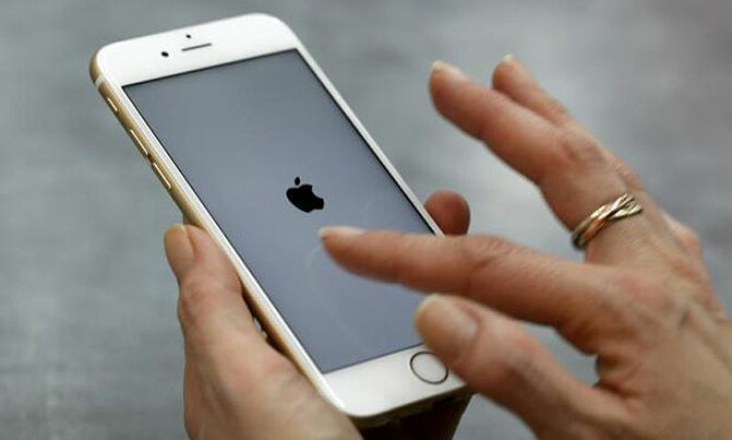 China users 'complain of combustible iPhones' China users 'complain of combustible iPhones'