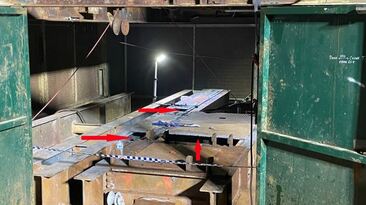 Incident scene with red arrows showing areas where the shaft was exposed when the incident occurred. Credit: NSW Resources Regulator