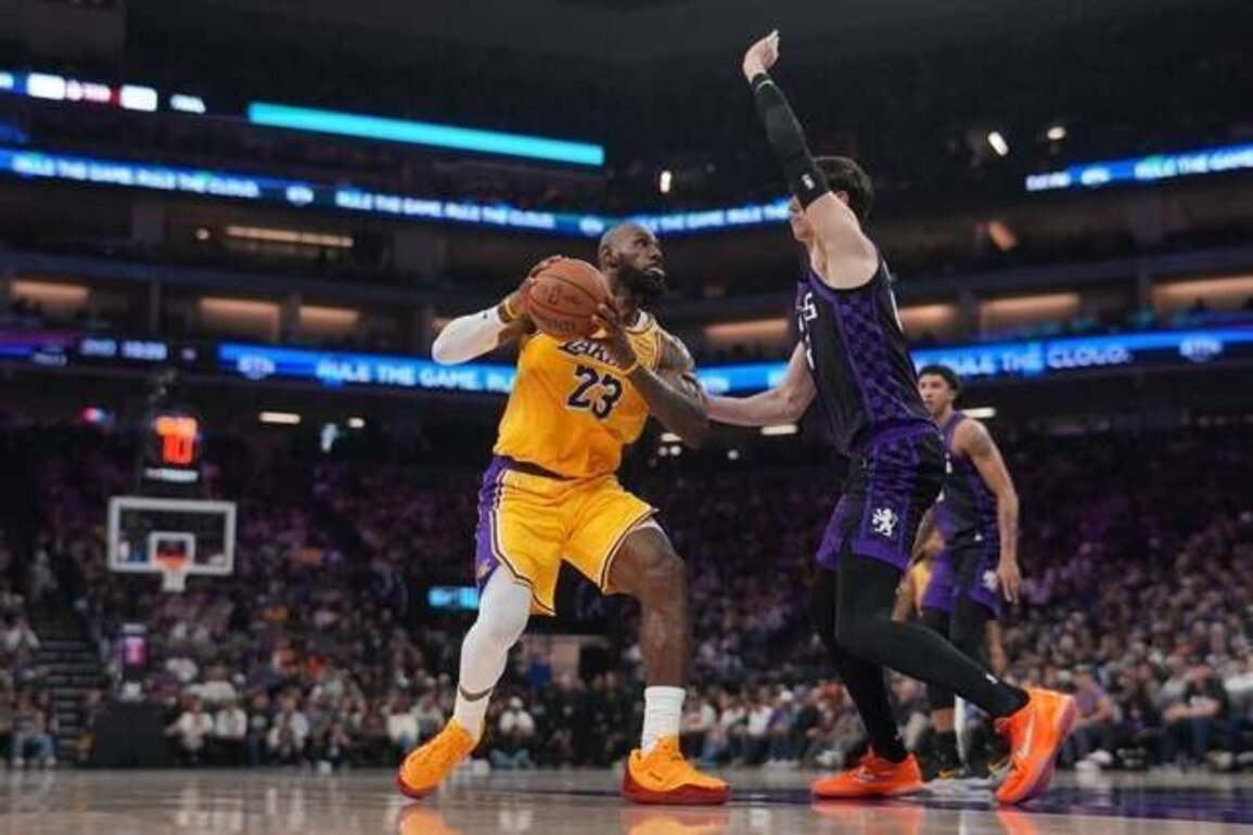 DeMar DeRozan puts up 32 as Kings extend Lakers' slump