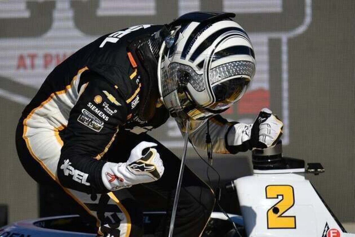Josef Newgarden takes Phoenix after contact derails Alex Palou