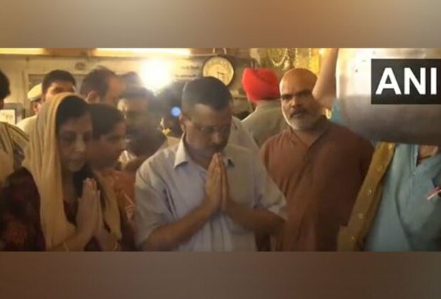 Arvind Kejriwal offers prayers at Hanuman Mandir in Connaught Place before returning to jail