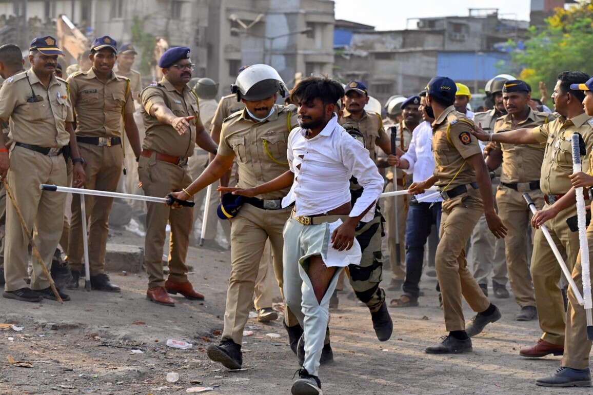 Maharashtra: Police arrest 16, detain 2 in connection with Bandra stone-pelting incident during demolition drive