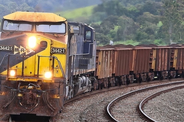 Transporte de minério de ferro pela MRS