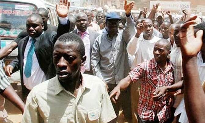 Police camp at Besigye's home for fourth day Police camp at Besigye's home for fourth day