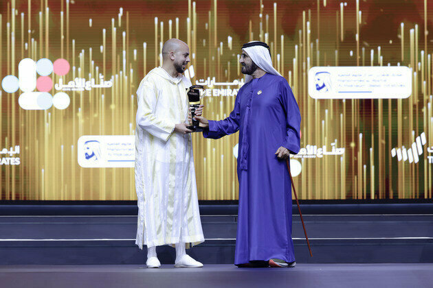 Mohammed bin Rashid crowns Ahmed Zainoun of Morocco as leading Arab Hope Maker
