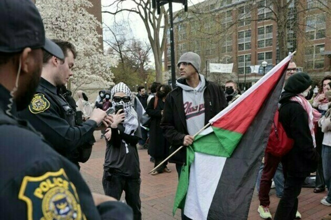 FBI, Police Raid Homes of Pro-Palestine Activists in Michigan