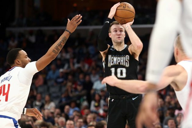 Grizzlies respond by beating Clippers in rematch