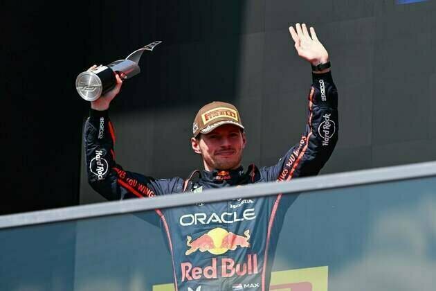 Max Verstappen on Mercedes rumors: 'I determine my own future'