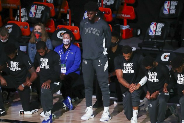 NBA star to release book on refusal to take knee