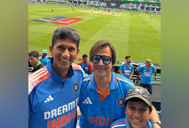 "The legend!": Vivek Oberoi compliments Venkatesh Prasad as they witness India-Pakistan cricket clash in Dubai