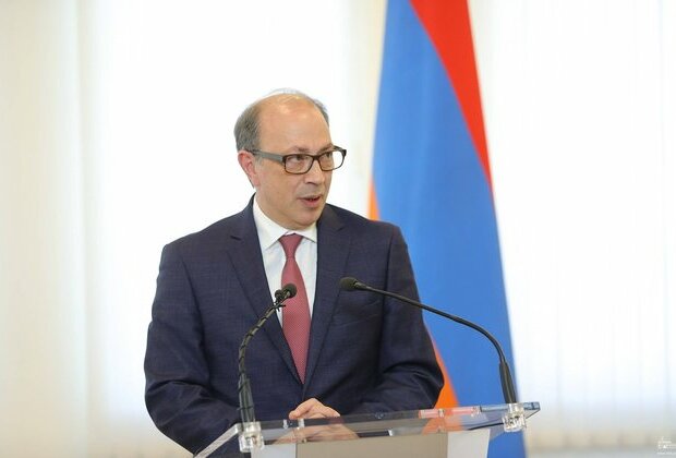 Armenian top diplomats resign