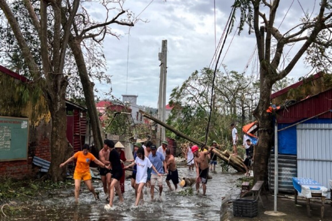 Three dead, 13 injured as Typhoon Kajiki slams Vietnam, causing widespread damage