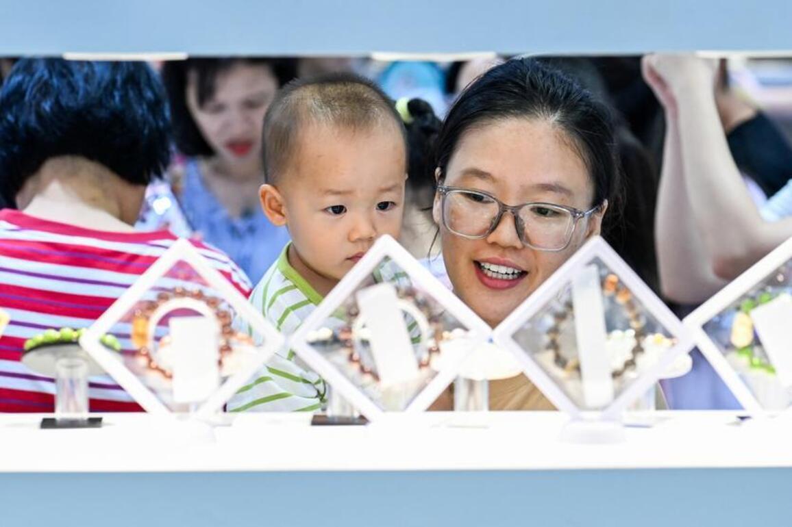 China means business in expanding domestic demand