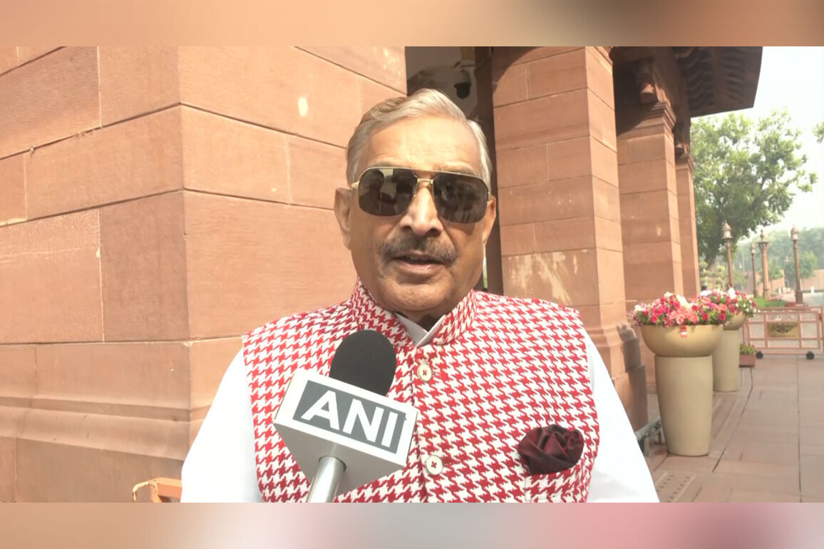 Centre entirely responsible for LPG "shortage": Pramod Tiwari amid West Asia conflict