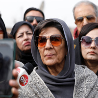 Pakistan: Aleema Khan calls off Adiala Jail sit-in after police assure meeting with Imran Khan