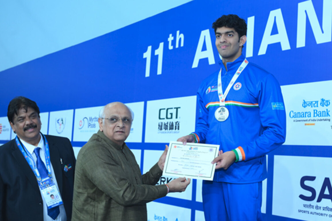 Asian Aquatics Championships: Srihari Nataraj wins 2 medals to open India's tally