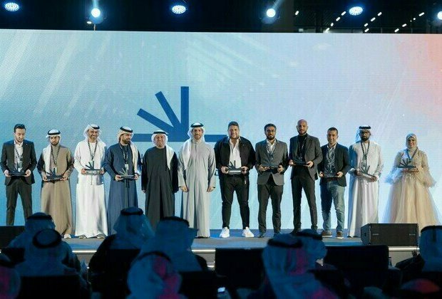 Sultan bin Ahmed honours Shams Arabic Content Award winners