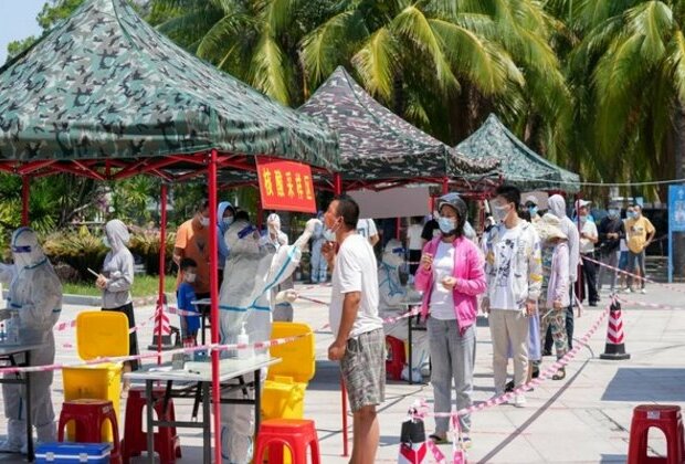 Shanghai Deja Vu: China puts 80,000 tourists under lockdown in beach resort destination