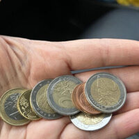 Bulgaria Sets Fines Up to 3,585 for Shops Refusing Euro Change