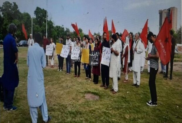 Baloch people protest against Pak security forces over killing of civilians