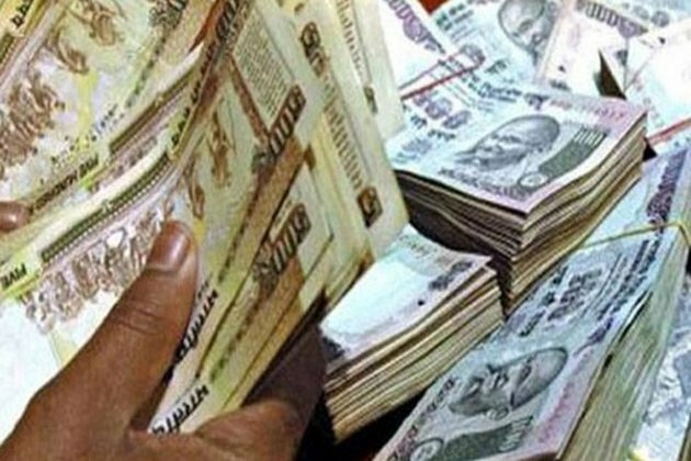 Rupee at 72 per dollar hits lowest level since December