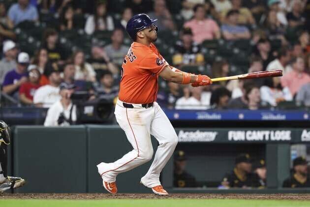 Astros erase 5-run deficit, emerge with 11-9 win over Pirates