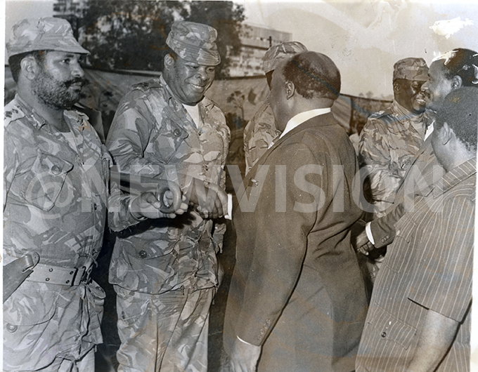 inaisa saying farewell to anzania officers after the war 110779