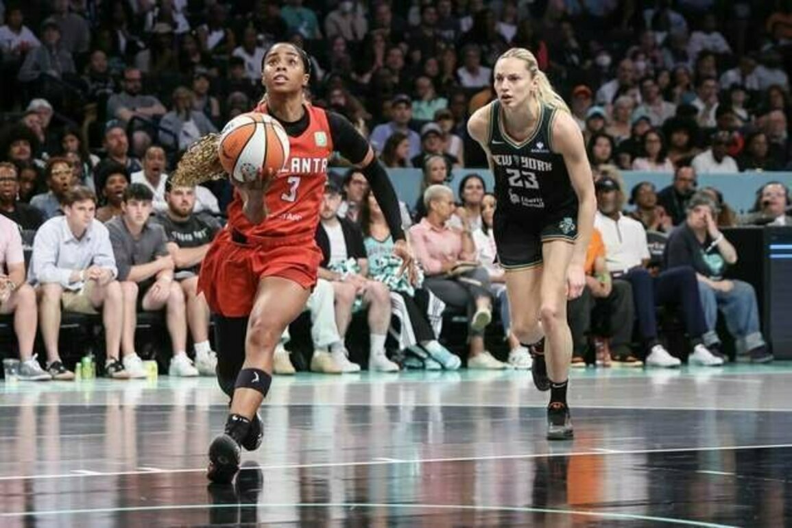 Leonie Fiebich helps Liberty rally past Dream