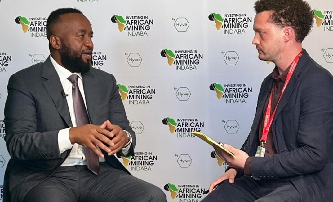 Kenya’s Cabinet Secretary for Mining, Blue Economy and Maritime Affairs, Hassan Ali Joho, and Mining Magazine Deputy Editor, James Stent