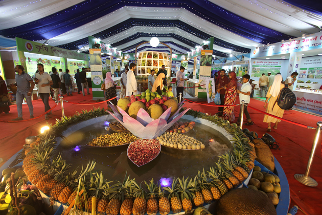 BANGLADESH-DHAKA-FRUIT FAIR