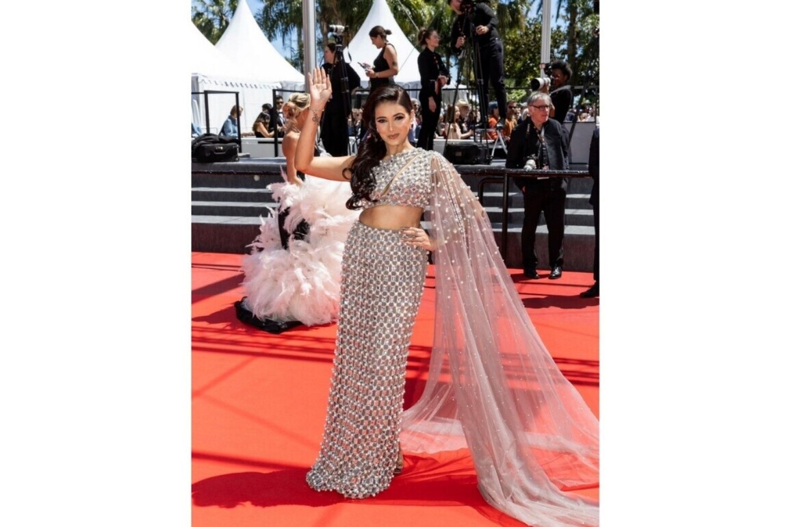Kalpana Shukla Makes a Statement at Cannes; Manish Malhotra's Craft in the Spotlight