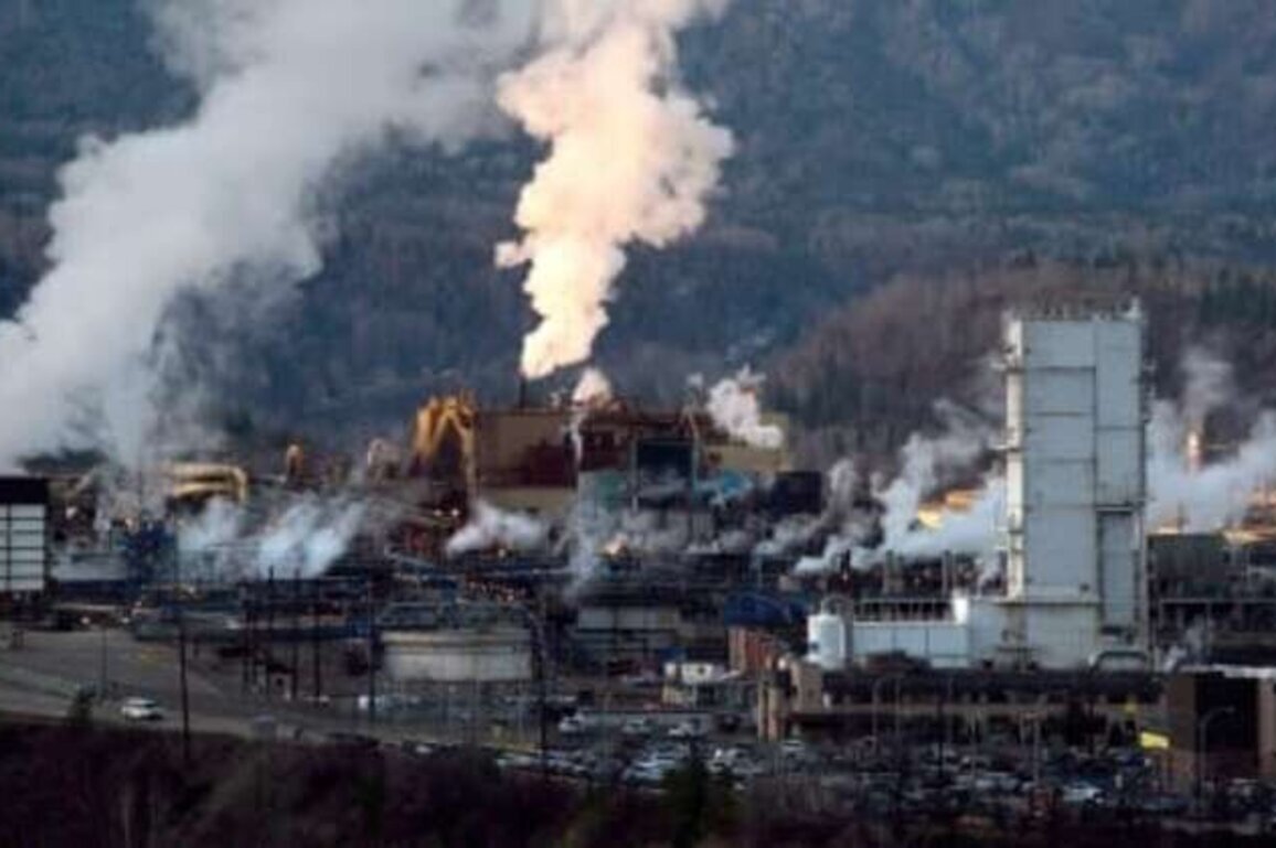 Pushback on 'Manageable' Carbon Price Shows Oil Sands Missing the Moment, Analysts Say