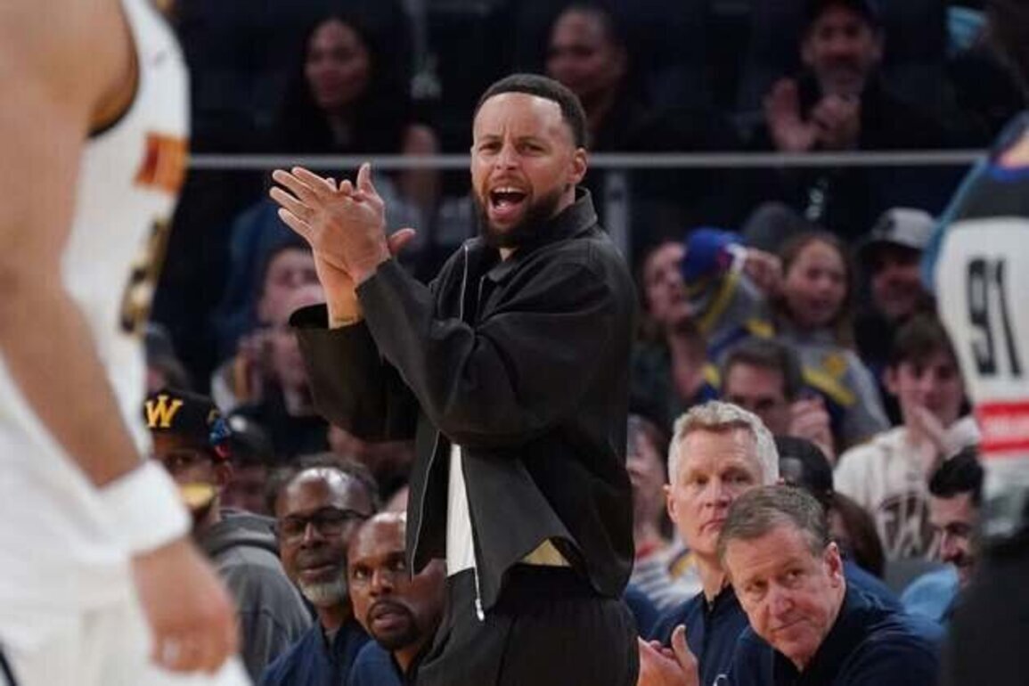 Warriors star Steph Curry out at least 5 more games with knee injury