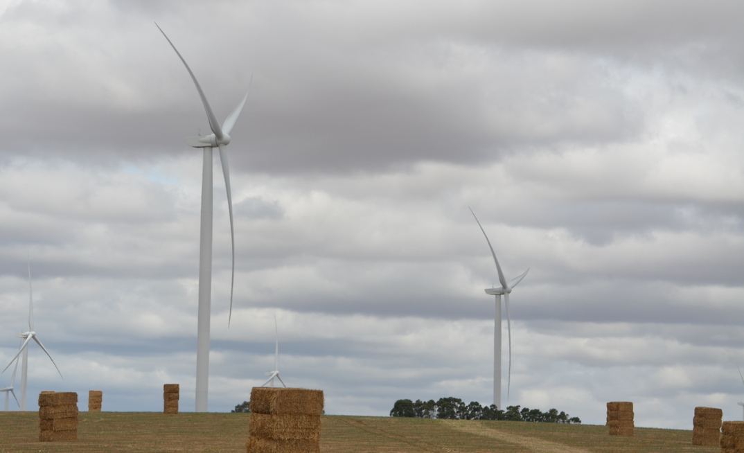 Ten new renewables projects pushed ahead in WA. 