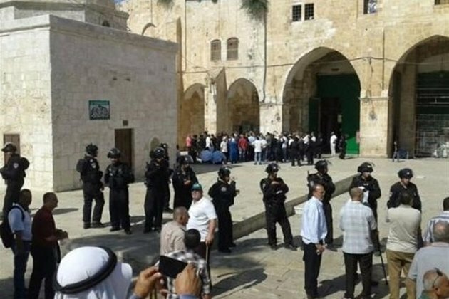 Dozens of Extremist Settlers Storm Al-Aqsa Mosque