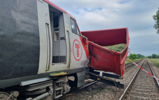 Farmer called signaller before being hit by 80mph train at rail crossing