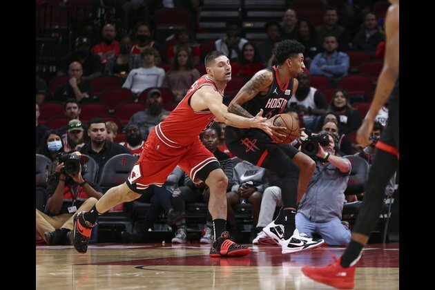 Rockets rally, take down Bulls to end 15-game skid