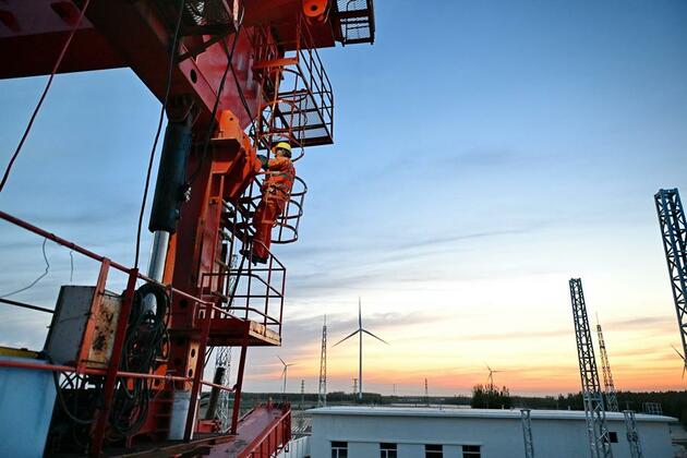Economy&Life | Xiong'an-Shangqiu high-speed railway completes girder erection work