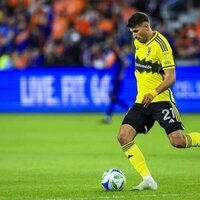 LAFC acquire D Yevhen Cheberko from Crew