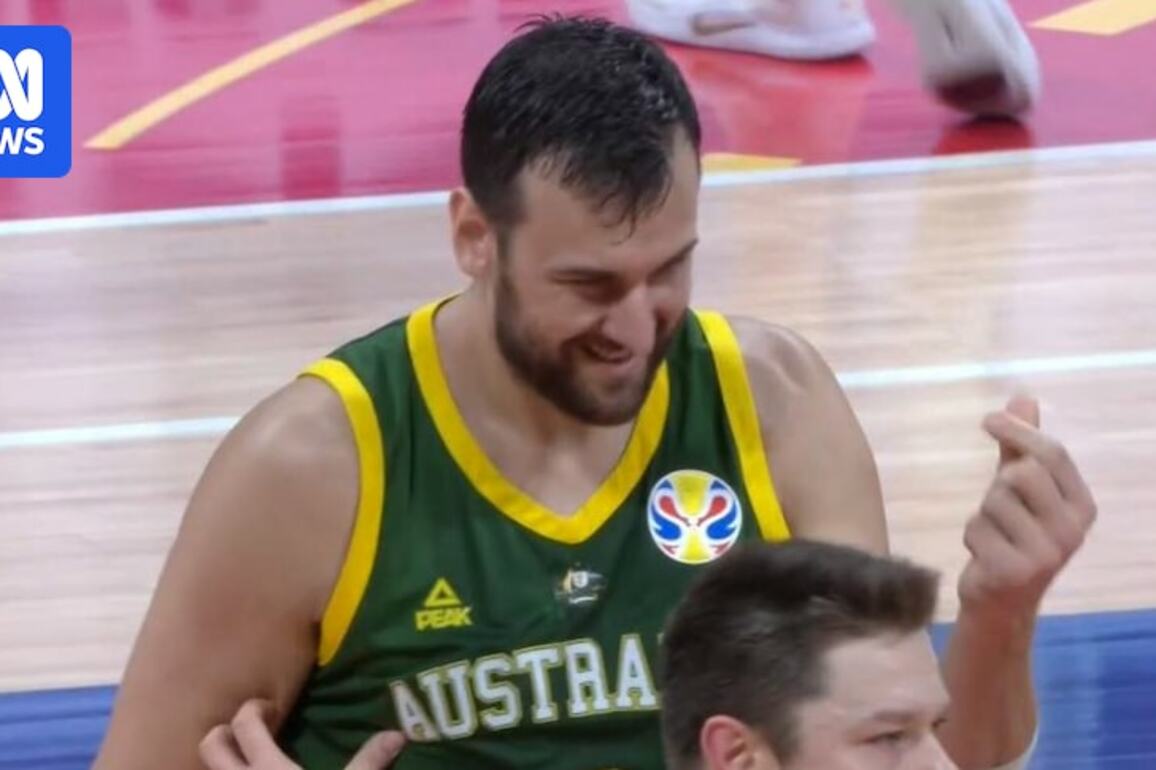 Andrew Bogut enters international basketball hall of fame after illustrious NBA, Boomers career