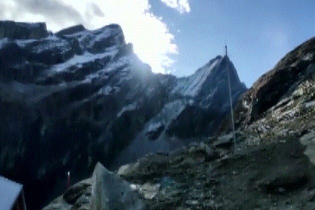 Hemkund Sahib receives snowfall; doors to be closed on Oct 10
