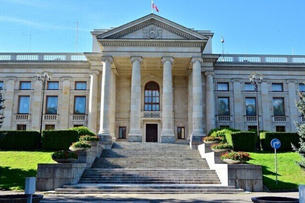 Polish MPs call for moving Russian embassy