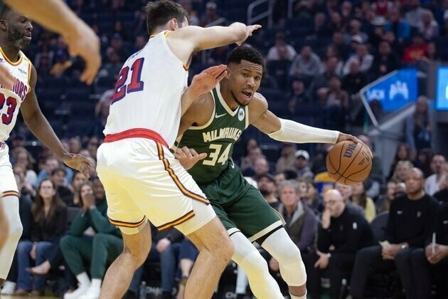 Bucks bid for elusive win on road in clash vs. Lakers